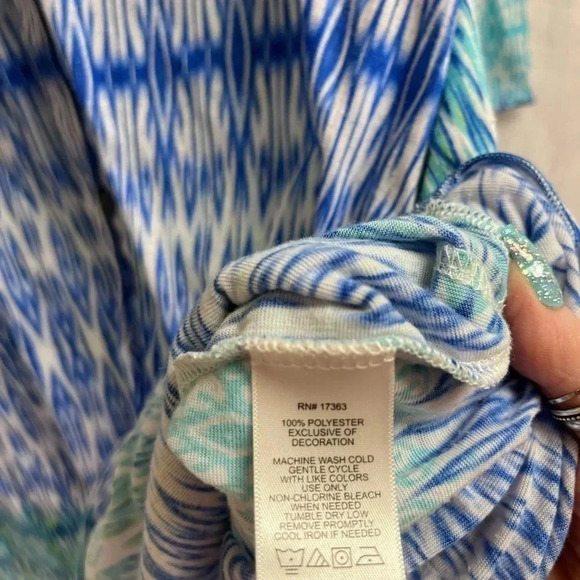 🌊 Vintage Blue Green Ikat Print Button Down Shirt | Boho Beachy Resort Top 🌊 - Picture 3 of 7